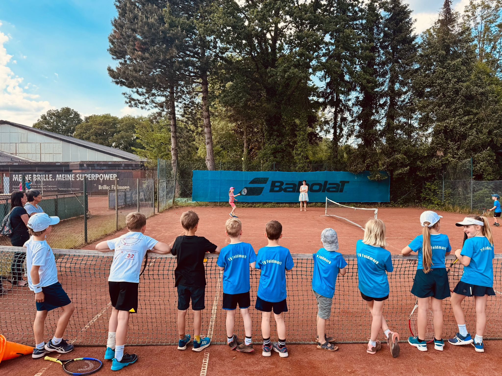 Jugendmannschaften durch Trainingsförderung unterstützt durch Förderverein Tennis